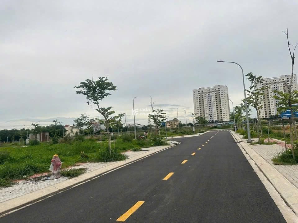 CHỦ KẸT TIỀN BÁN GẤP LÔ 100M2 NGAY MẶT TIỀN ĐƯỜNG LỚN KẾT NỐI LÊN VÀNH ĐAI 3 - GIÁ 3TỶ5