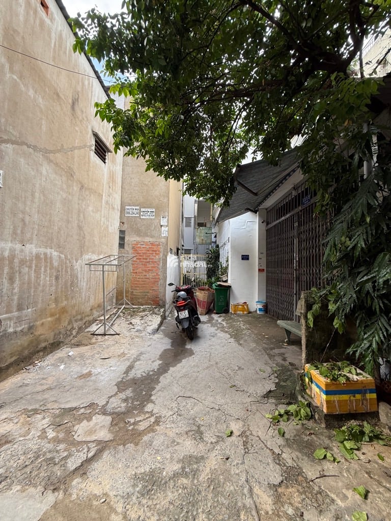 HXH TÂN QUÝ, TÂN PHÚ, CHUẨN 61M2 HIẾM CÓ. GIẢM 450TR CHỈ CÒN 5.5T TL TỐT