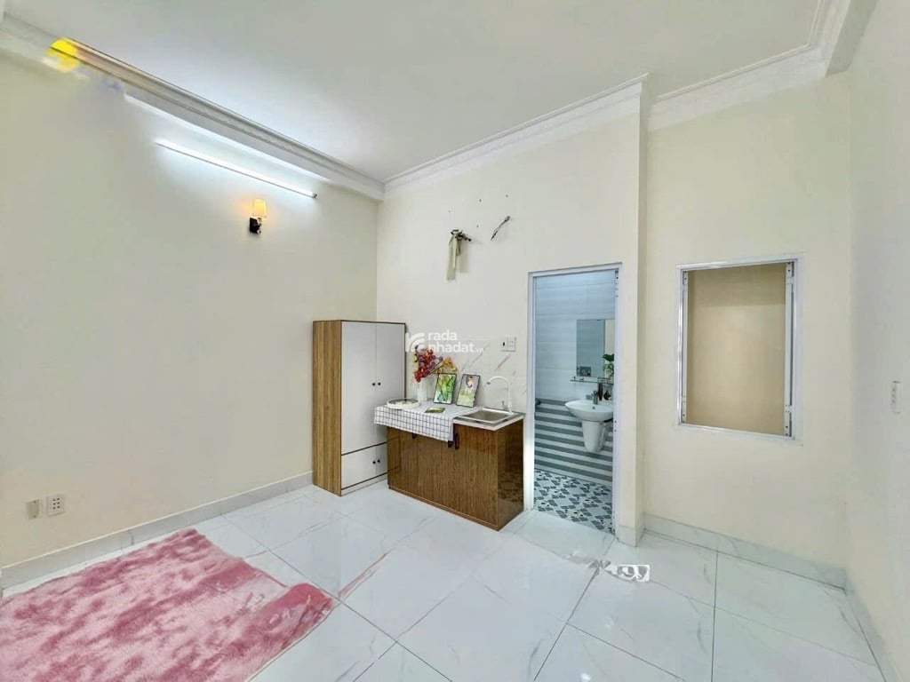 BÁN NHÀ KẾ KHU TÊN LỬA 60M2 5 TẦNG 6 TỶ HẺM XE HƠI TRÁNH THU 15 TRIỆU BÌNH TÂN 