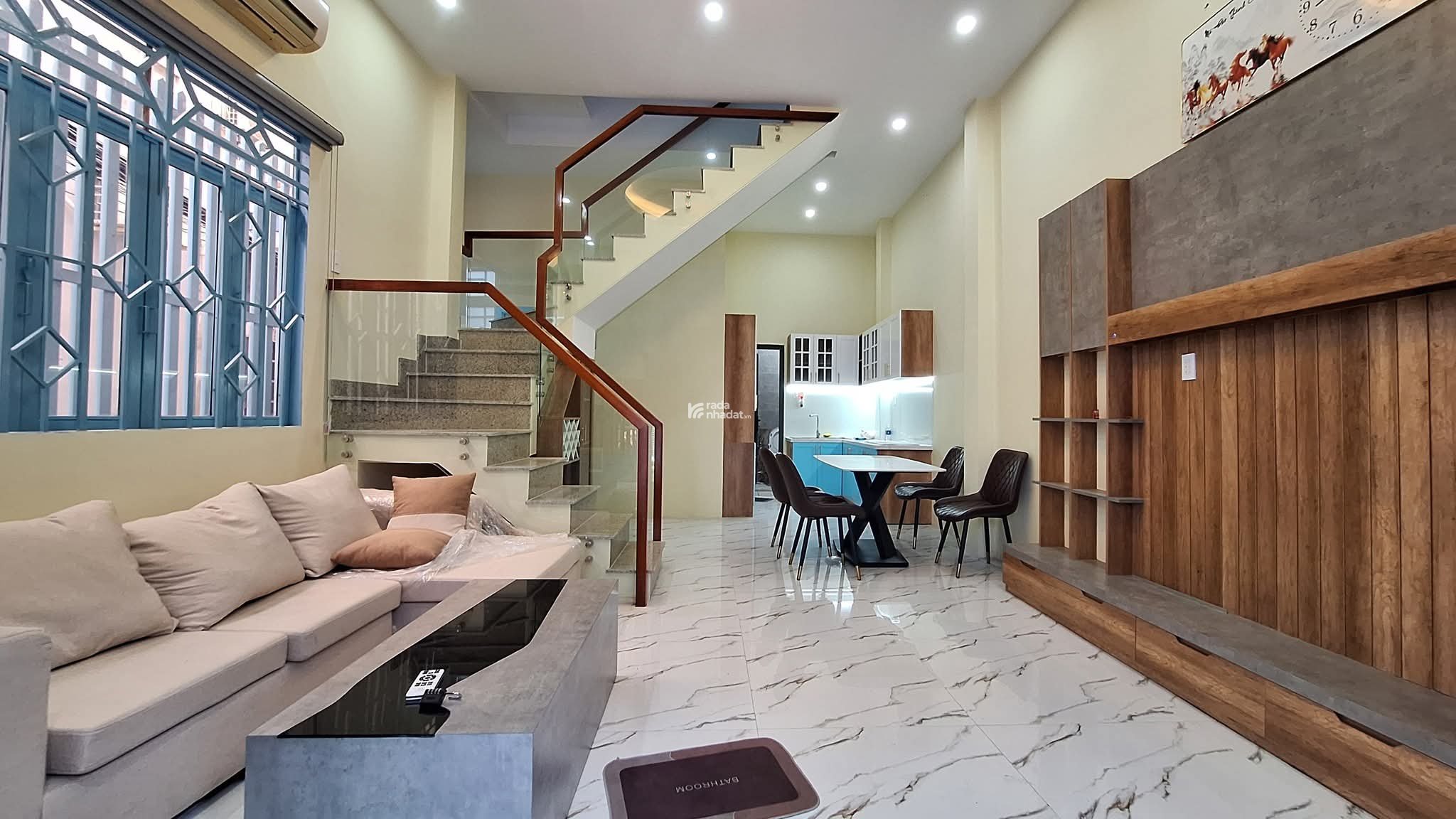 BÁN NHÀ ĐẸP, 2 TẦNG, 3 PN, ĐƯỜNG TẠ QUANG BỬU - ÂU DƯƠNG LÂN, 62M2, NGANG KHỦNG 5,2M, CHỈ 5,680 TY