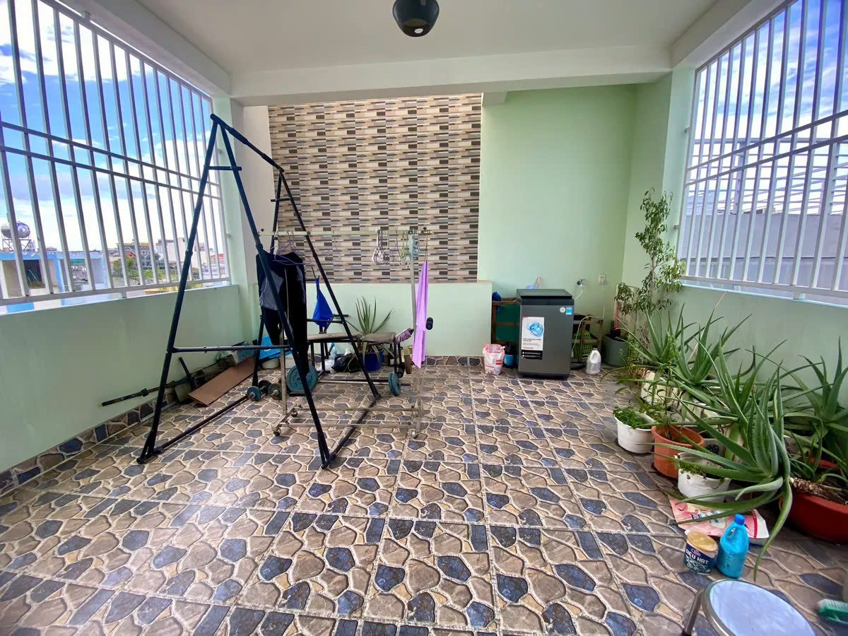 Nhà 4 Tầng, Hẻm 10m Nguyễn Hữu Tiến, 86m2, 5x17.5, tiện ở KD, giá mềm