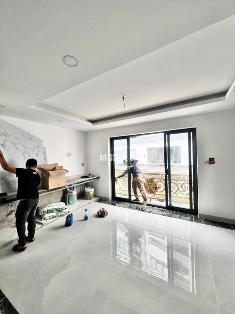  Siêu phẩm 5 tầng khu cao tầng Mã Lò- ngang 5m- sát Tên Lửa