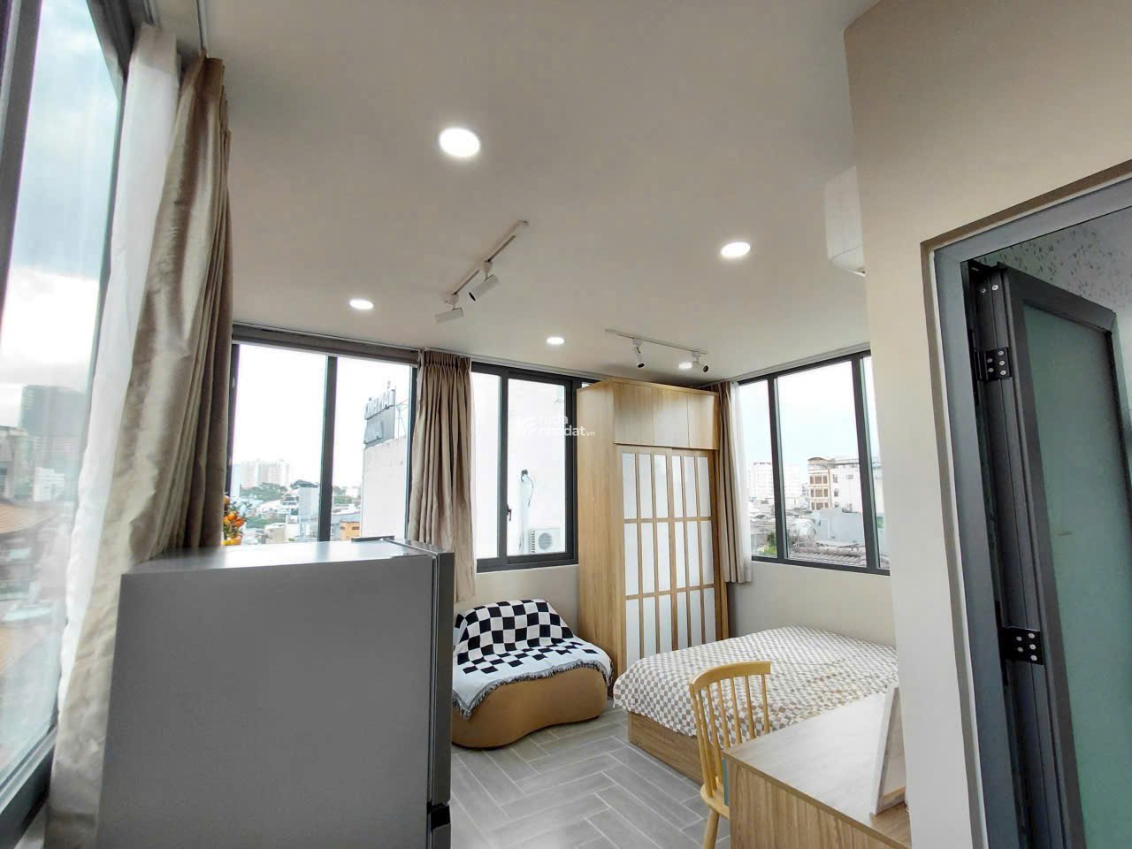 Nhà 5.8x17.5m 4 lầu MT Trần Thiện Chánh Q10 - hợp đồng thuê 60 triệu - giá 35 tỷ TL