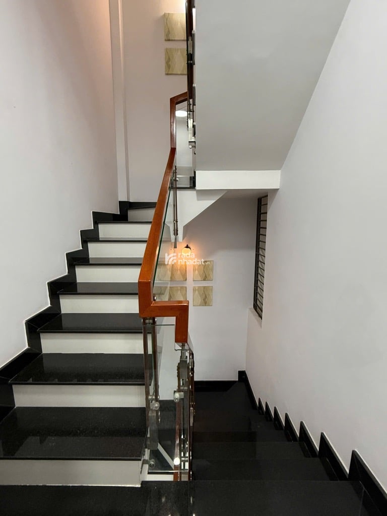 Bán nhà HXH Cầm Bá Thước, 54m2, BTCT, 4PN 5WC, Ở ngay.