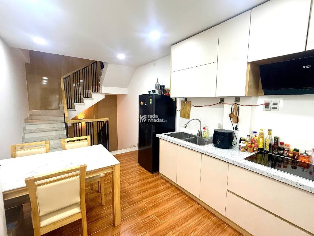 Bán nhà mặt tiền Cô Giang siêu hiếm ở Phú Nhuận, 5 tầng, dưới 9 tỷ, Ở Ngay.