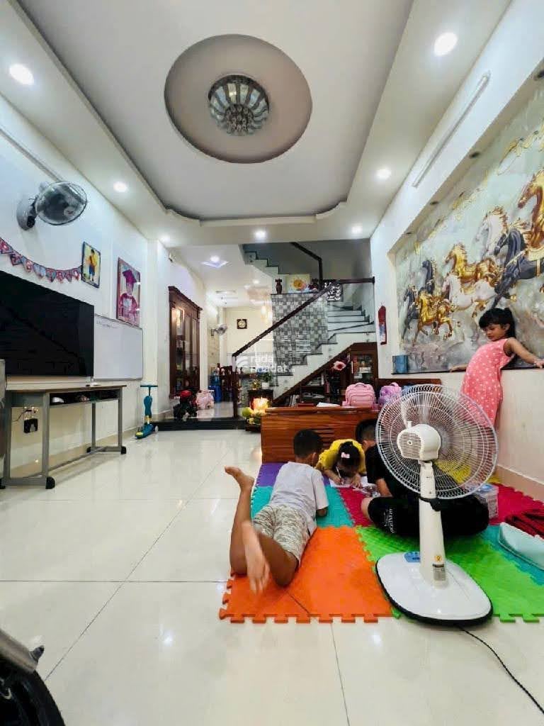 Bán nhà Gò Vấp, Hẻm xe hơi sát mặt tiền Phạm Văn Chiêu, Nhà 4 lầu đẹp ở ngay, Chỉ 6.5 tỷ TL