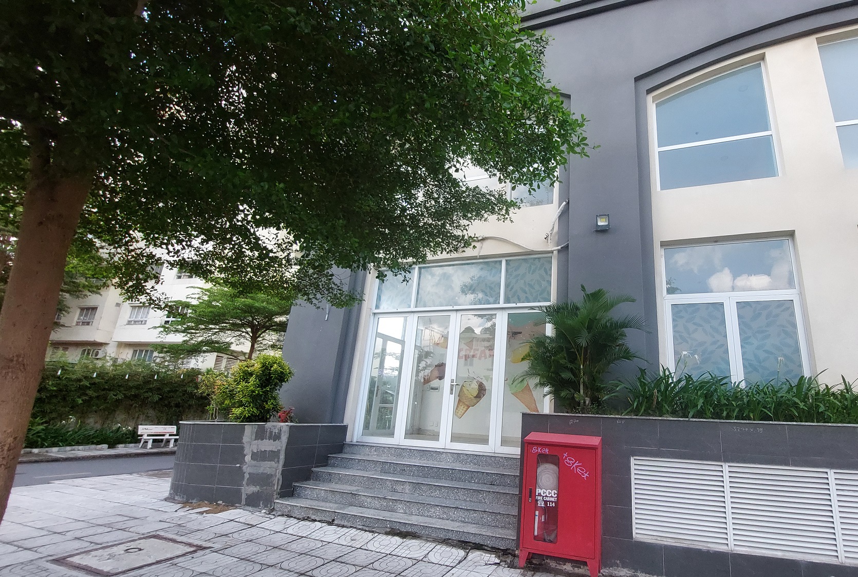 Cần bán shophouse 79m2, căn góc 2 mặt tại Dream Home Palace.