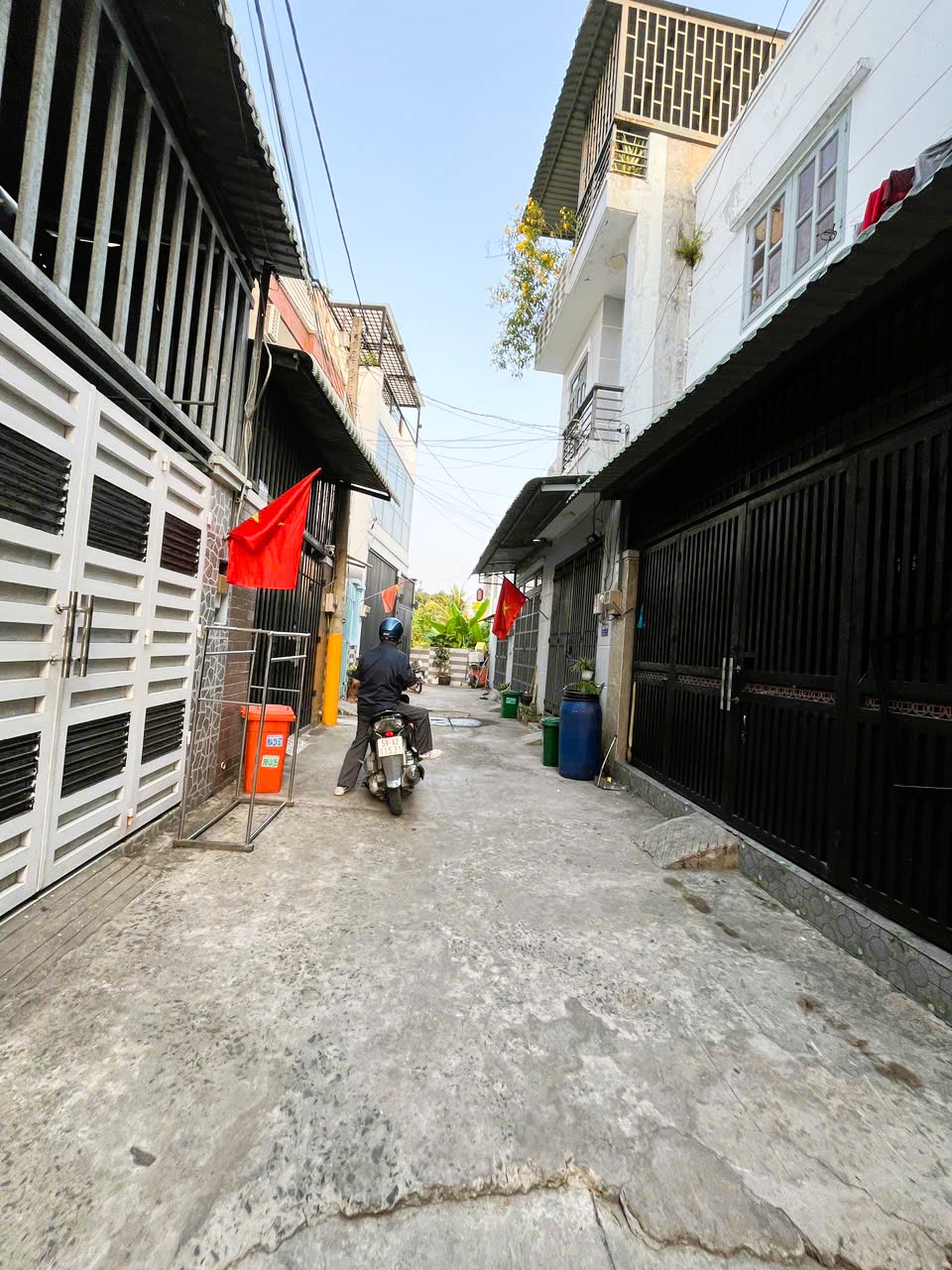 MUA 1 ĐƯỢC 3, NHÀ CÓ SẴN DÒNG TIỀN, NGANG 10M HIẾM, XE HƠI TỚI CỬA, CHỈ 7.4 TỶ