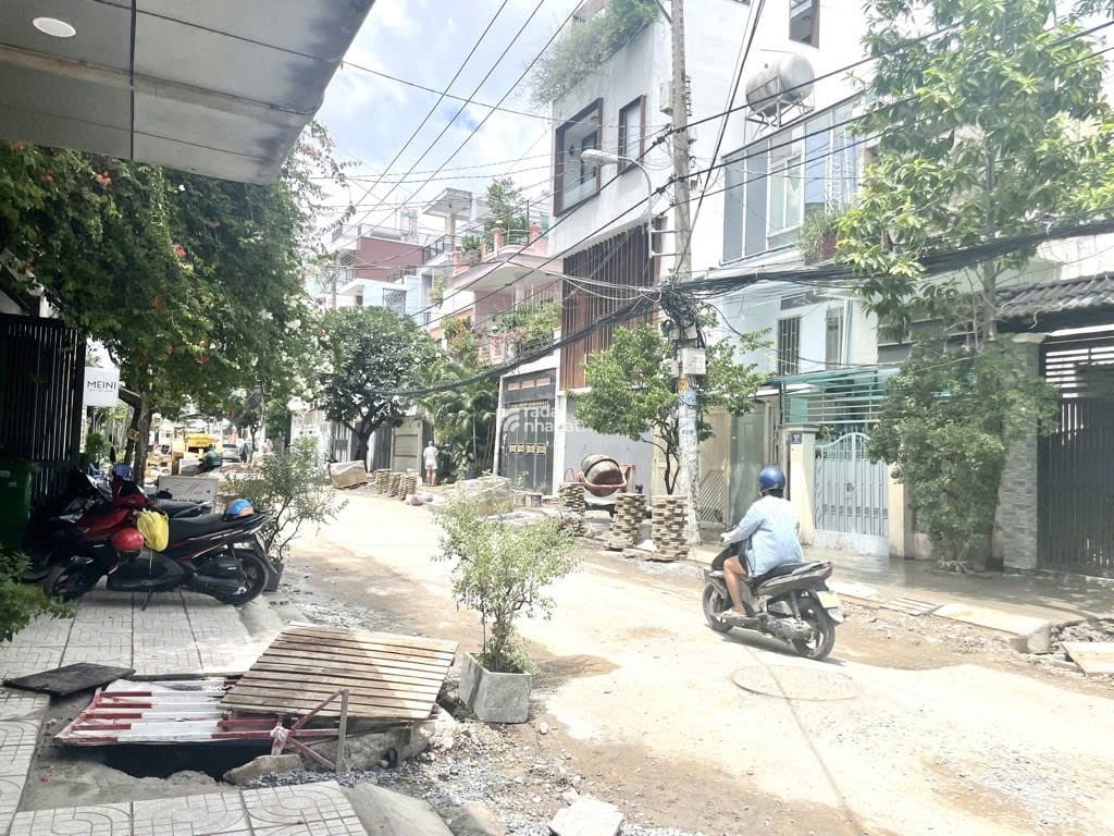 SIÊU NGON - HỒ ĐẮC DI NGAY MŨI TÀU ĐI VÀO THÔNG LÊ TRỌNG TẤN ĐƯỜNG 12m CÓ LỀ 2M 3 MẶT HẺM KHÔNG LG