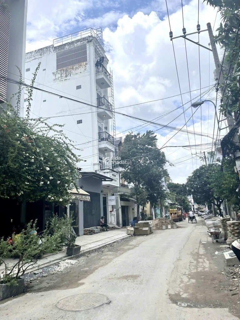 SIÊU NGON - HỒ ĐẮC DI NGAY MŨI TÀU ĐI VÀO THÔNG LÊ TRỌNG TẤN ĐƯỜNG 12m CÓ LỀ 2M 3 MẶT HẺM KHÔNG LG