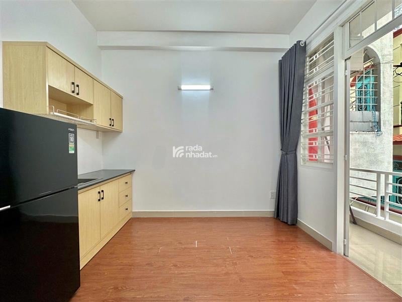 Dòng tiền cho thuê 28 triệu/tháng. Nhà 5 tầng BTCT, hẻm 4.5m thông, xe hơi đậu cửa, 3 căn ra đường,