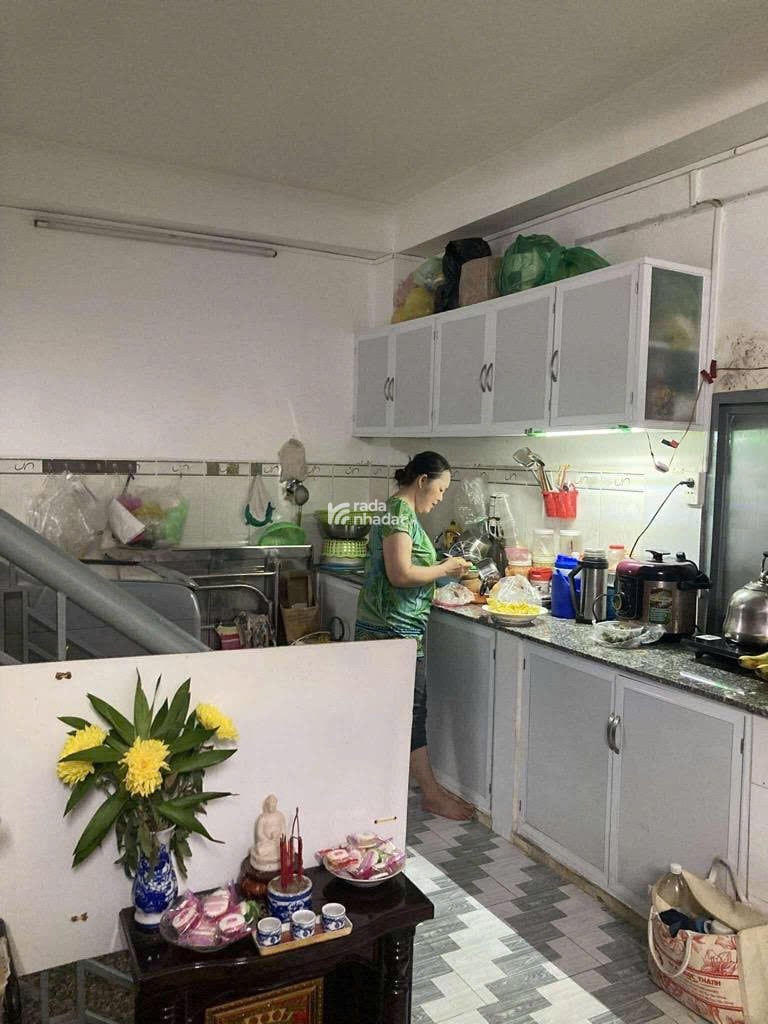 Bán nhà hẻm xe hơi,2 tầng đúc bê tông,nở hậu,2pn,giá chỉ 4 tỷ xxx