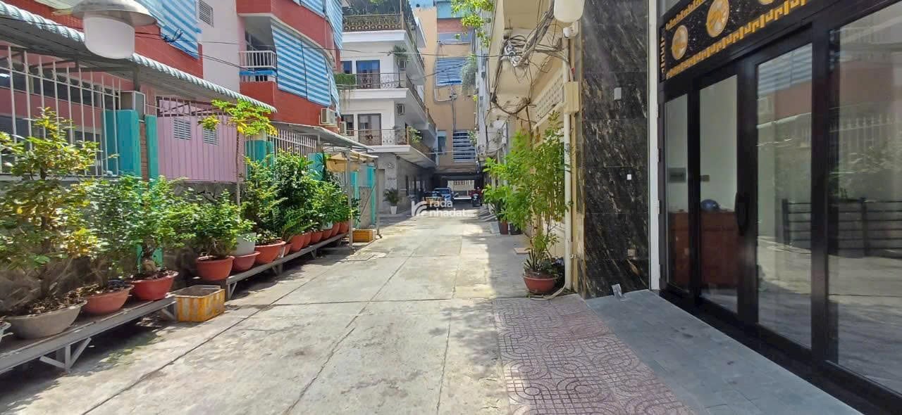 Bán Nhà HXH Nguyễn Trãi, Quận 5 - Diện Tích 4.2 x 17m - 3 Tầng  ST -  Giá Chỉ 16 Tỷ