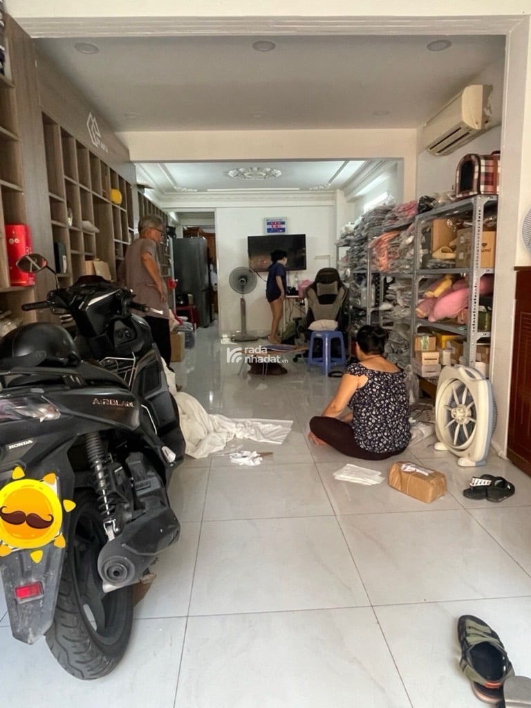 NHÀ VIP NGAY CHỢ PHẠM VĂN HAI, TÂN BÌNH, 50M2 CÓ KC TIỆN CẢI TẠO MỚI. GIẢM 750TR CHỈ 8.25T TL 