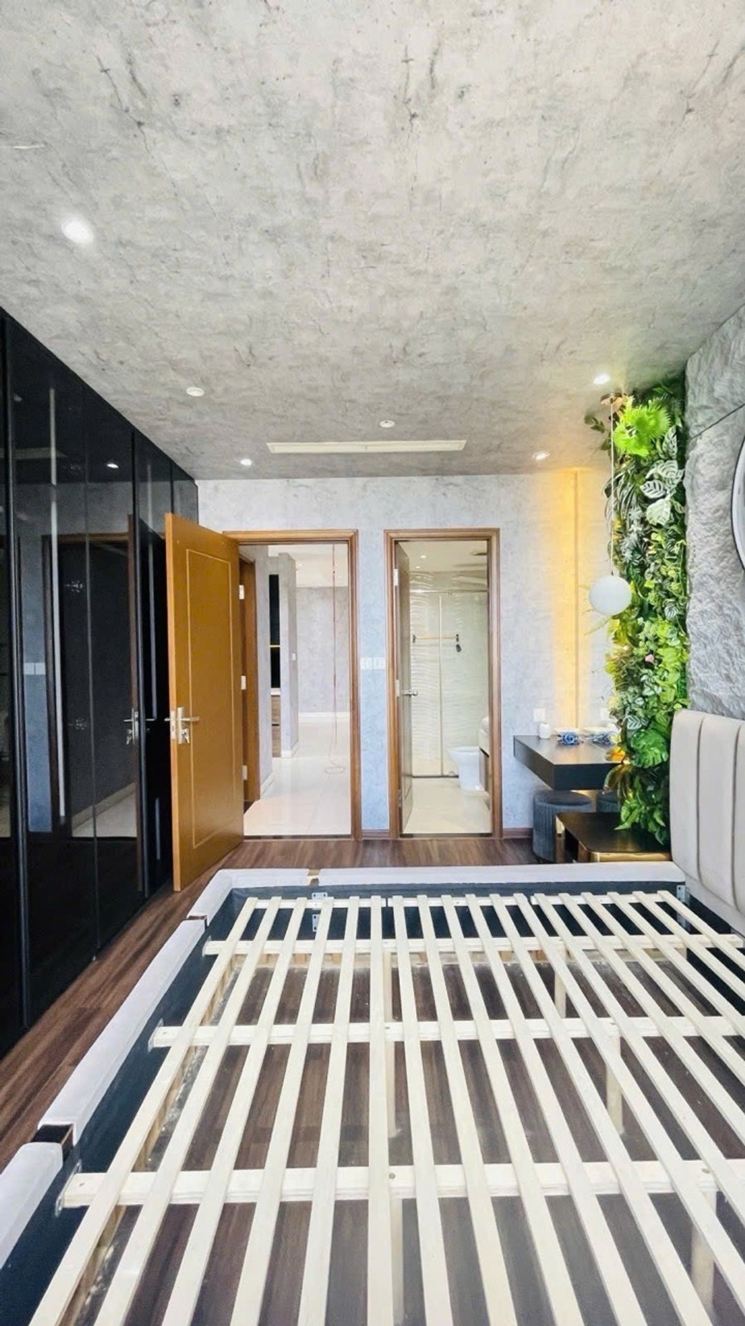 NGAY LANDMARK 81, CC VINHOME, BÌNH THẠNH, 80M2 Ở NGAY. GIẢM 350TR CHỈ CÒN 13.5T