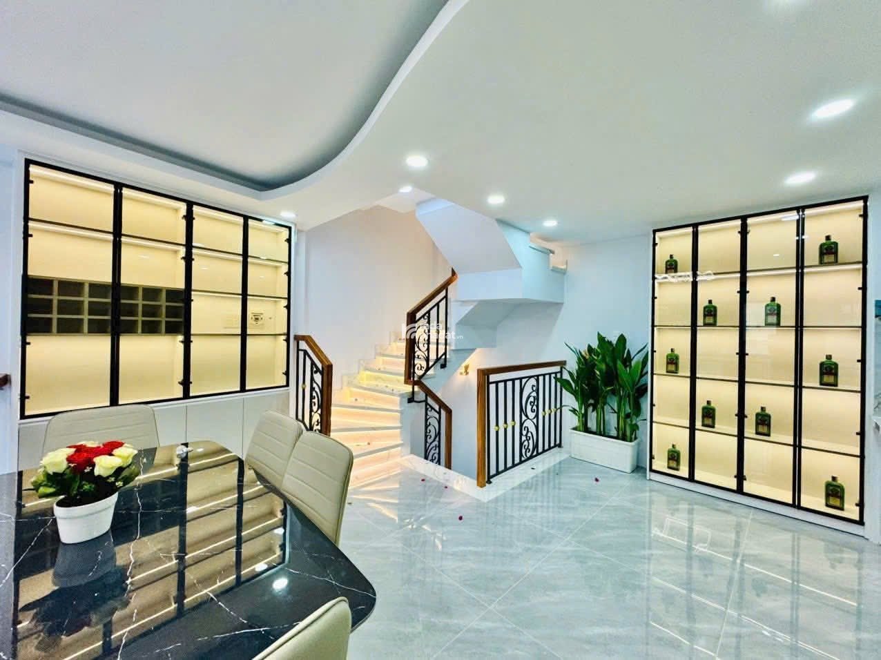 Sang Mỹ định cư! Bán nhà 62m2 đường Hồng Bàng, Q11. Gần cầu vượt Cây Gõ. Hẻm 7m, sổ riêng