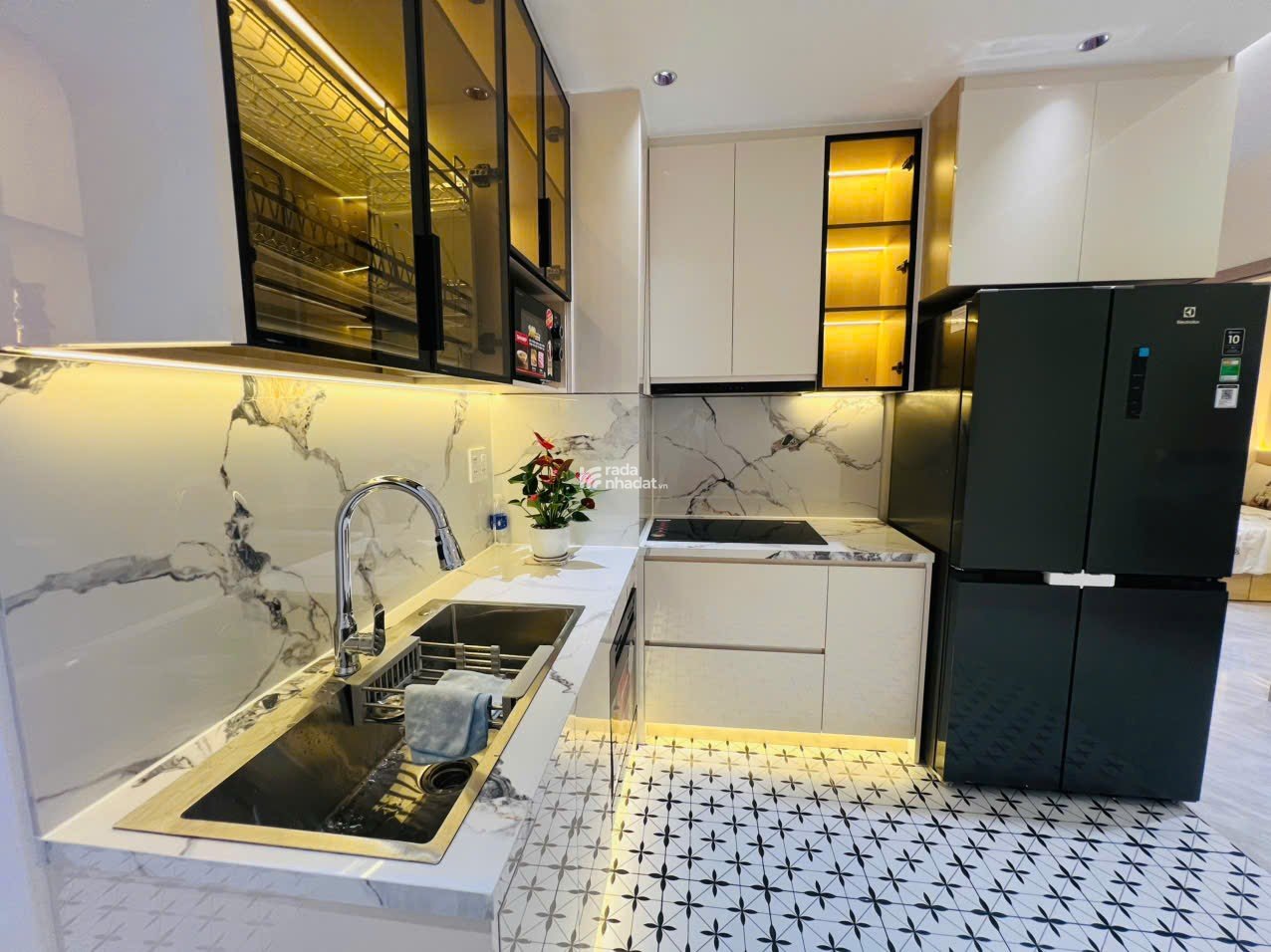Bán nhanh căn hộ Sky garden 2, PMH, Q7, 81m2, tk 3PN nhà mới đẹp, giá chỉ 5,7 tỷ 