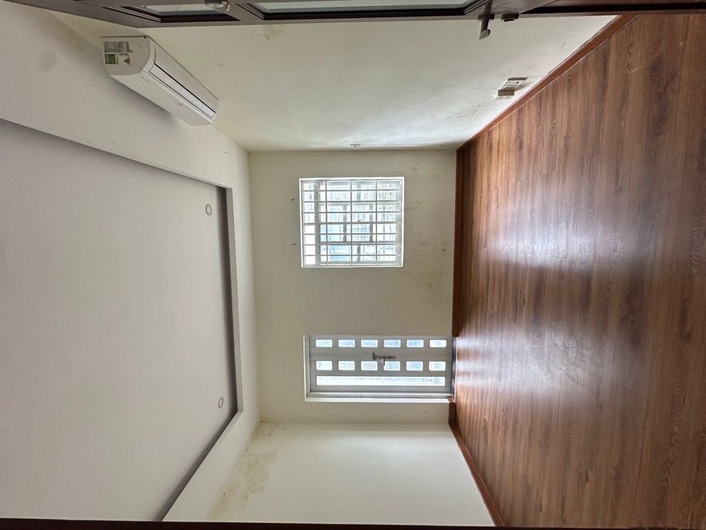 LUỸ BÁN BÍCH - 60M2 - 4 tầng kiên cố - đường 10Mcho thuê 15tr/tháng Lô góc không lộ giới