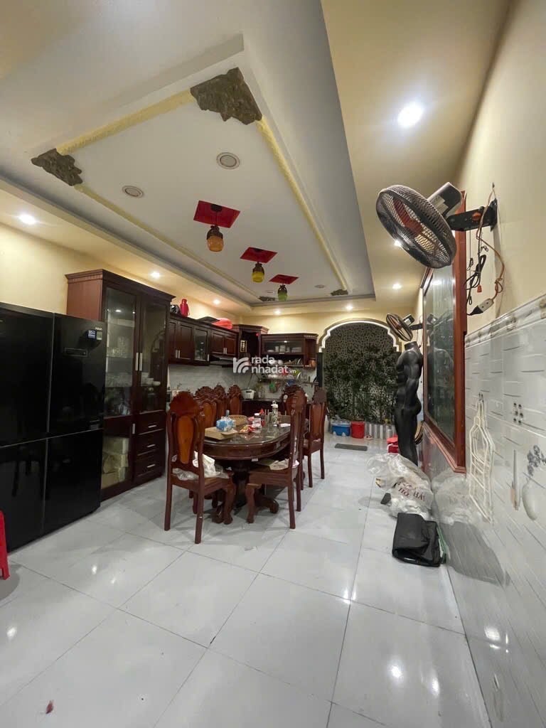 Vị Trí KD Chợ 26 Tháng 3 Nhà 3Tầng BTCT 109m2 (4x27m) Đường 8m Thông Sang Aoen Celadon Tân Phú