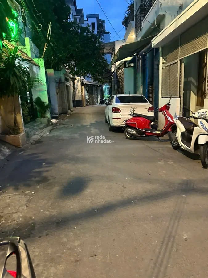 Hẻm 8m kế bên chung cư Bàu Cát, 120m2, 3 tầng, 6PN, nhà đẹp, chỉ 14.3 tỷ