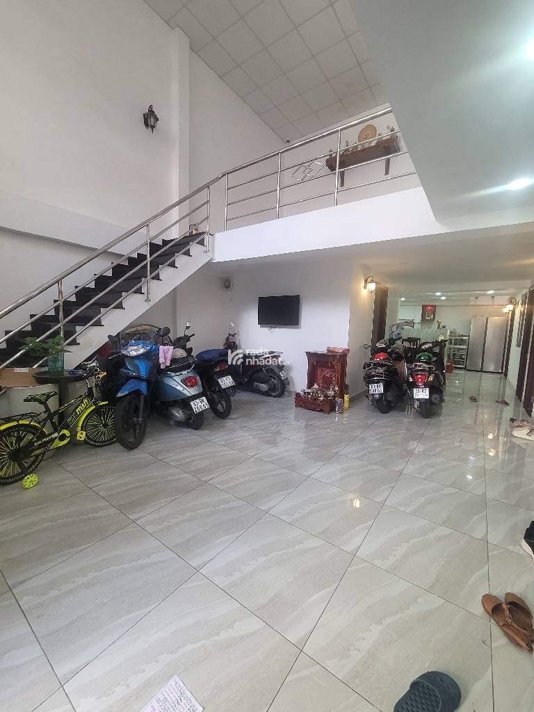 HÀNG CỰC HIẾM - 141M2 - NGANG KHỦNG 10M -  PHẠM VĂN CHÍ - QUẬN 6 Phạm văn chí P4 Q6