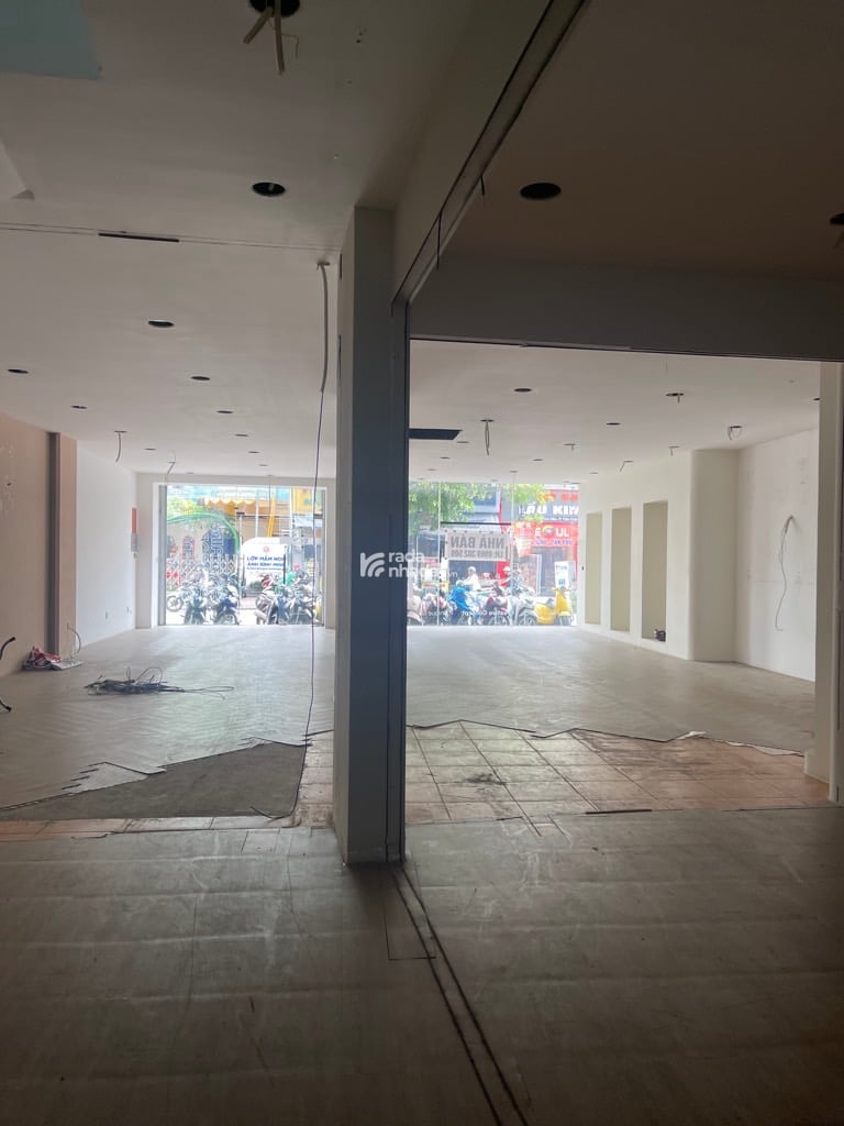 MẶT TIỀN KINH DOANH SIÊU ĐỈNH-DIỆN TÍCH SÀN 1000M2- CHO THUÊ 170 TRIỆU/THÁNG. 