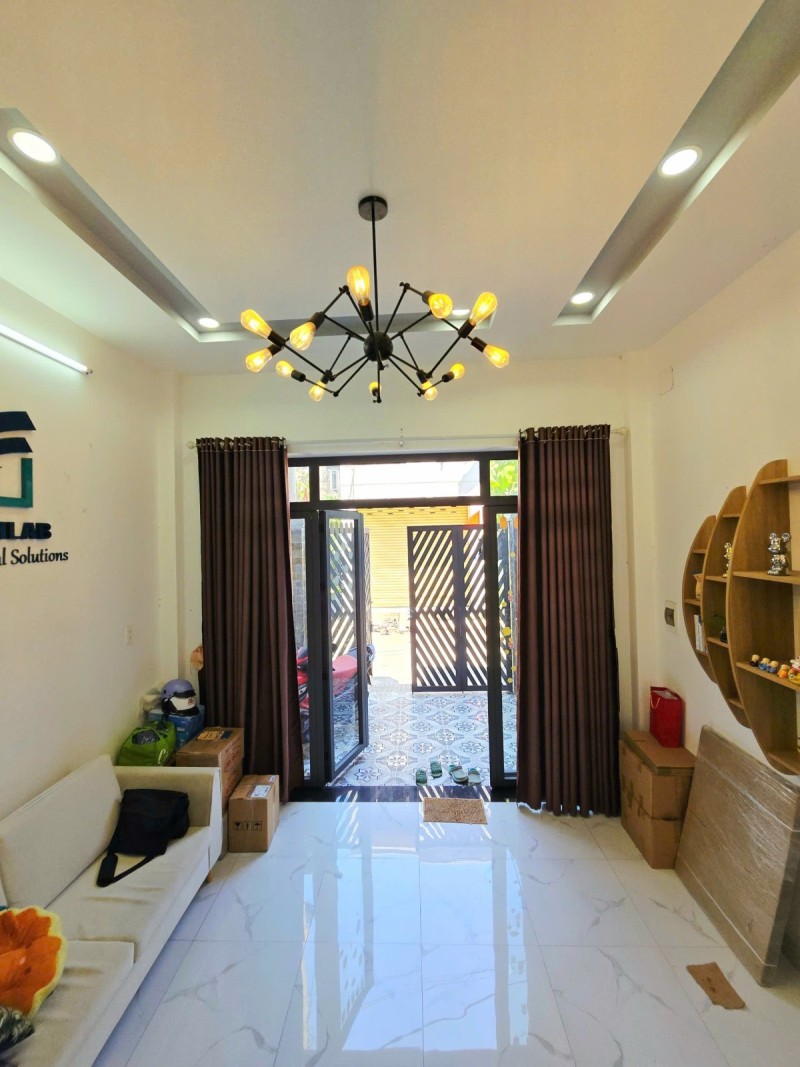 Nhà Lò Lu 3 Tầng - Có Dòng Tiền - Khu Phân Lô Đẹp. Giá 5.X Tỷ