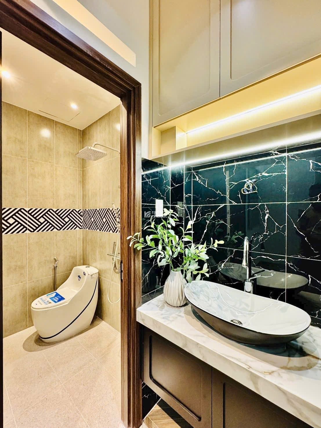 Cực hiếm! Bán nhà 65m2 xây 1 trệt 1 lầu đường Cống Lở, Tân Bình. Hẻm 4m. Gần cầu Tham Lương