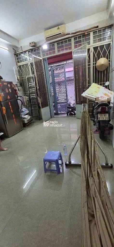 Gấp! Bán nhà 2 tầng ngay đường Hoà Hưng, Phường 13, Quận 10 HXH sổ riêng