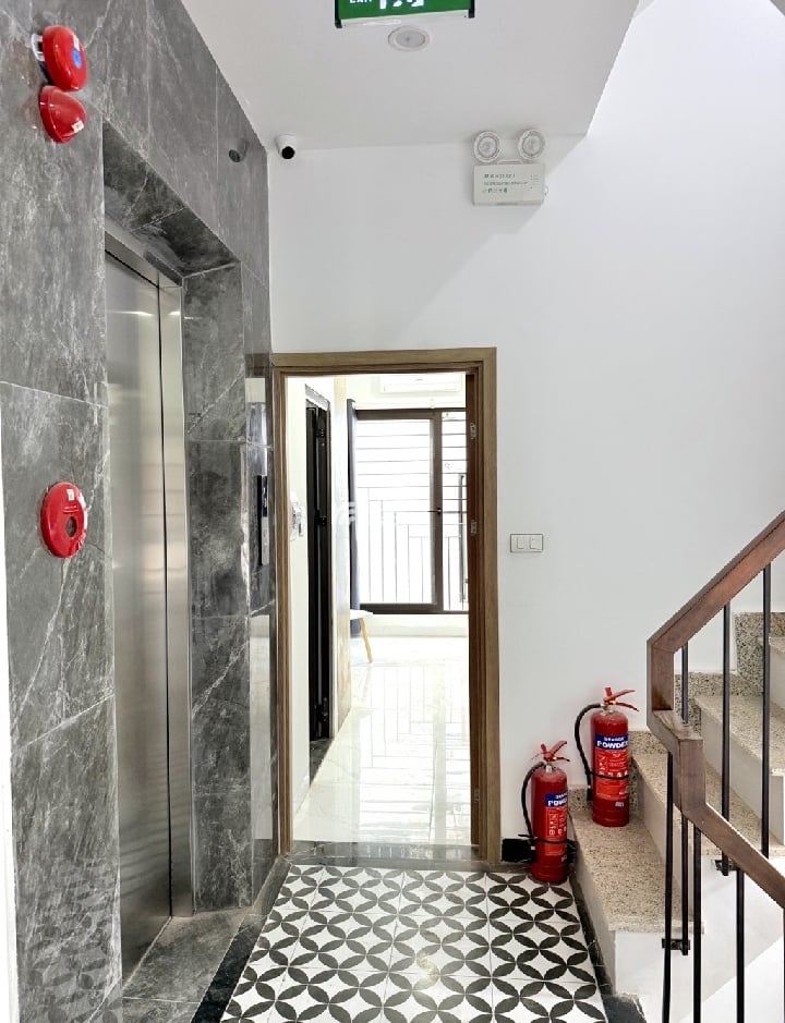 10M Ô TÔ DÒNG TIỀN ĐỈNH ĐI VÀO-QUẬN ĐỐNG ĐA - CCMN- 18 PHÒNG - THANG MÁY  -67M2- GIÁ HƠN 10 TỶ 
