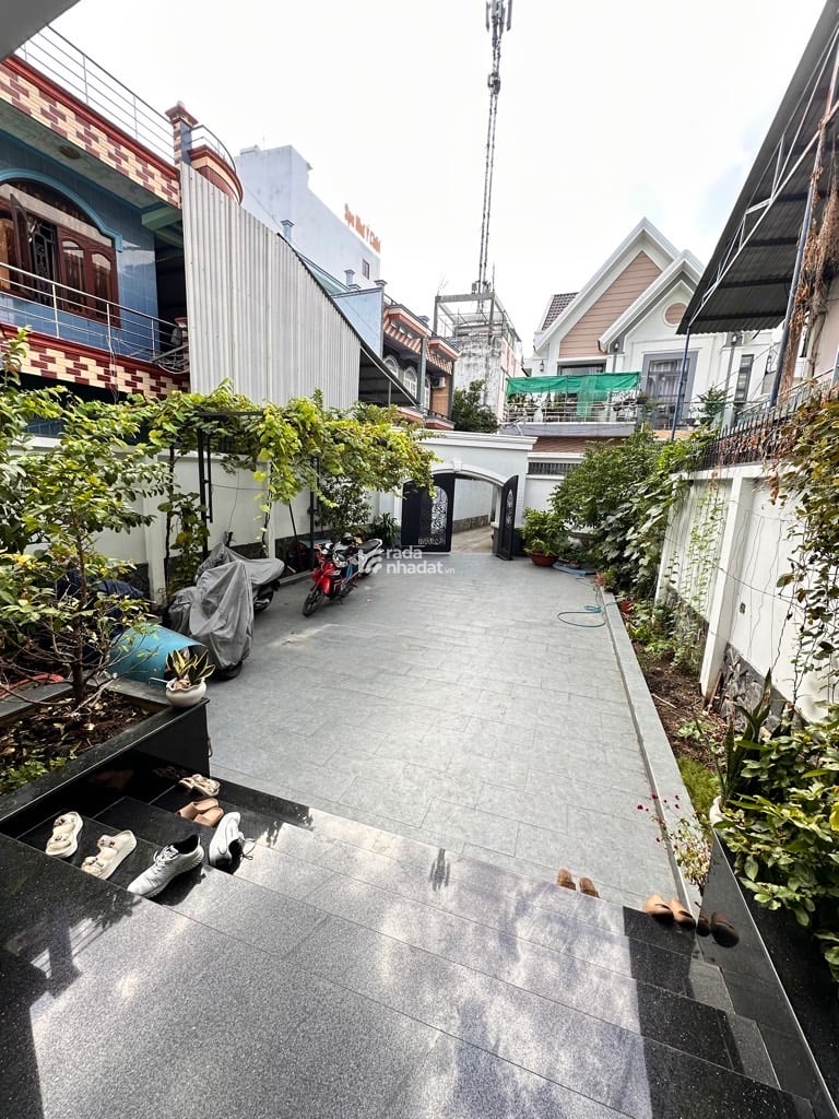 SIÊU HIẾM BIỆT THỰ - HỒ BƠI - HƠN 330M2 -