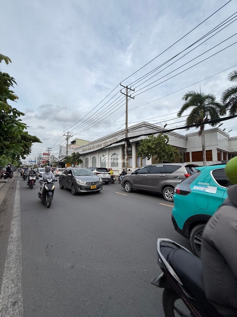 NHÀ ĐẸP Ở NGAY 4 TẦNG HẺM XE HƠI TRÁNH NHAU SÁT MT KHA VẠN CÂN 5X16 CHỈ 7,38 TỶ.