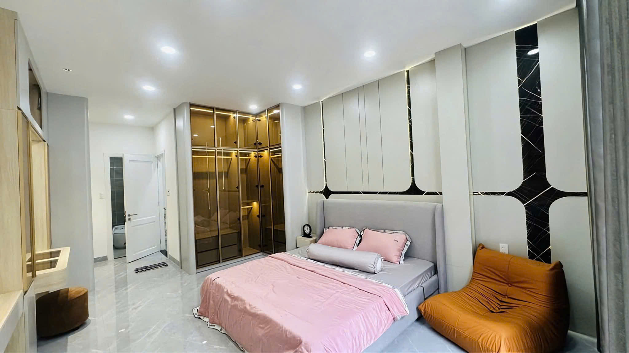 Nhỉnh 4 tỷ sở hữu ngay nhà ngang khủng 7m, đường Ngô Tất Tố, Bình Thạnh, 63m2 SHR, full nội thất