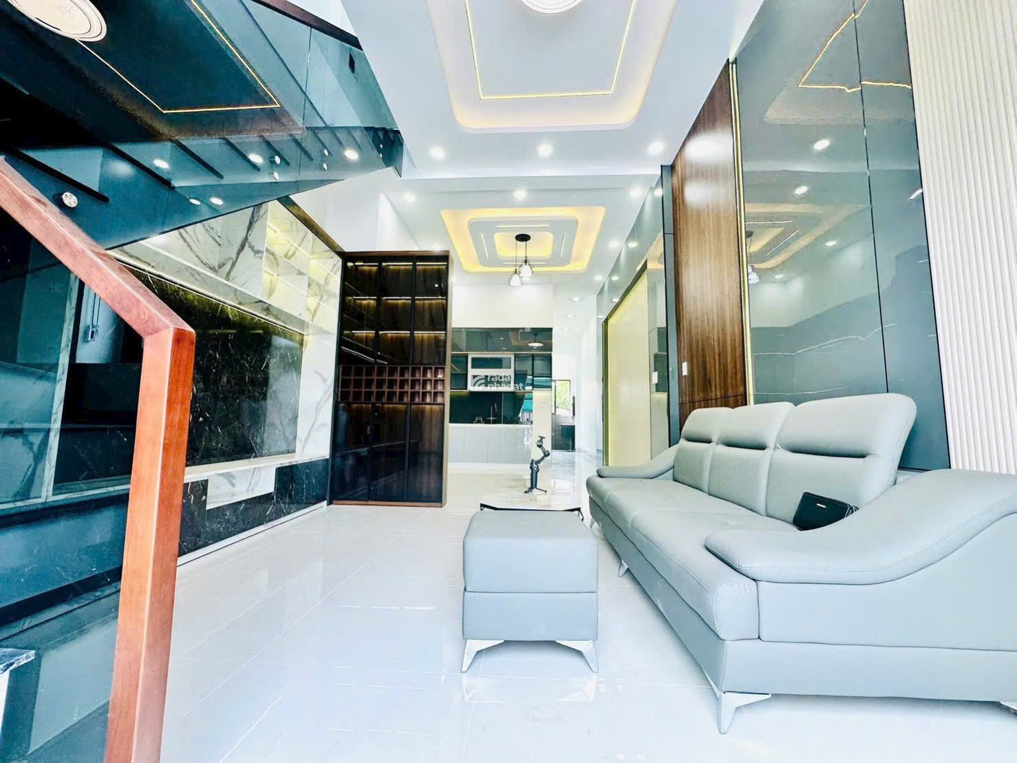 NHÀ PHỐ SANG TRỌNG VỊ TRÍ ĐẮC ĐỊA GIỮA LÒNG THỦ DẦU MỘT 