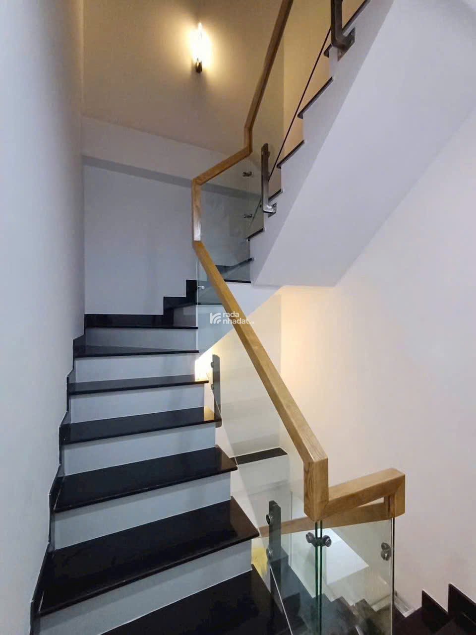 Nhượng ngay nhà đẹp ngay Lê Văn Sỹ Quận 3, 56m2, Đang có hợp đồng cho thuê 16tr/th, giá 3 tỷ 780 TL