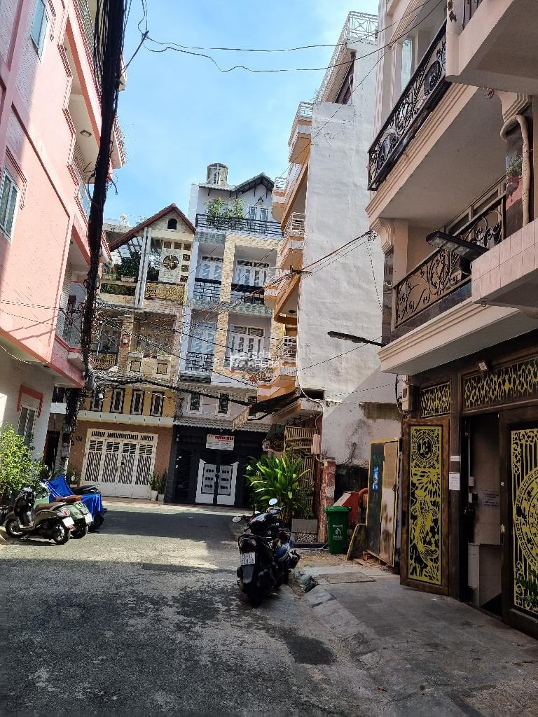 CĂN HỘ DỊCH VỤ CAO CẤP - 9 TẦNG- 16 PHÒNG- THÀNH THÁI-P.12-Q.1-DT: 4*17M- 27 TỶ