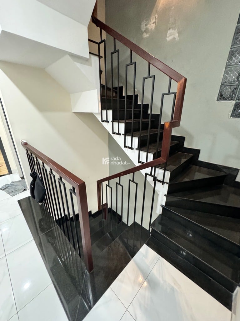 NHÀ 5 TẦNG TÂN BÌNH - 50M2 - 5PN - GẦN CHỢ & GA T3 - SỔ VUÔNG HOÀN CÔNG ĐỦ