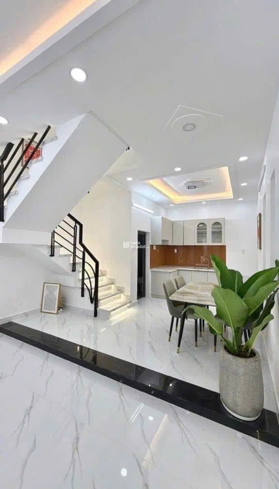 Bán nhà ngay Vạn Kiếp, Bình Thạnh. Giá: 8 tỷ 650tr/ 50m2, sổ hồng riêng, đường ô tô