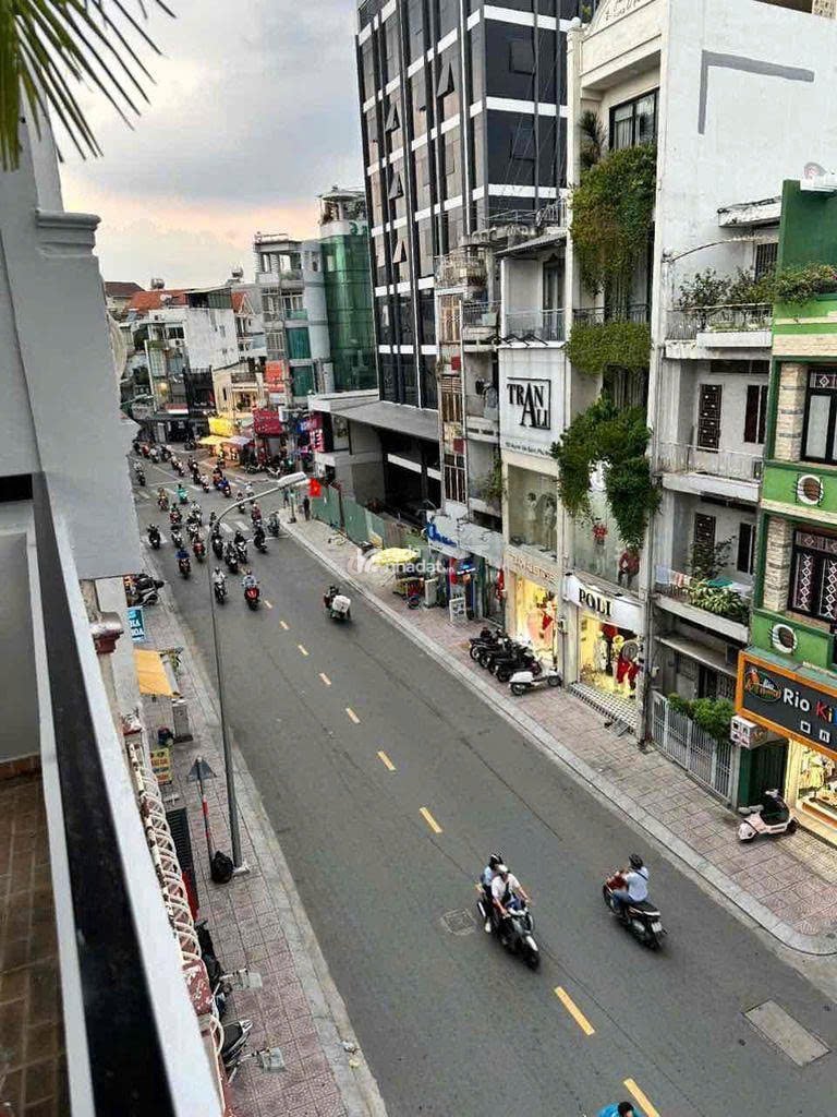 HOT: BÁN NHÀ 2 MT HUỲNH VĂN BÁNH,P12, QUẬN PHÚ NHUẬN.