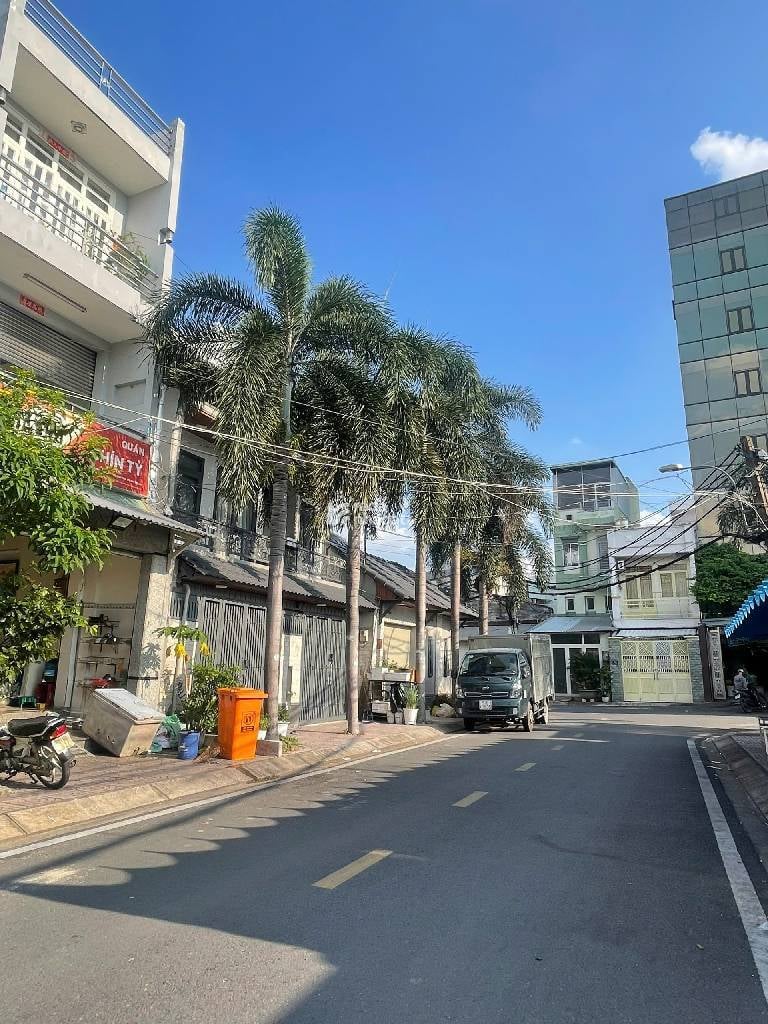 BÁN NHÀ MẶT TIỀN DƯƠNG BÁ CUNG 30M2 3.75 TỶ THU 16TR/THÁNG GẦN AEON MALL