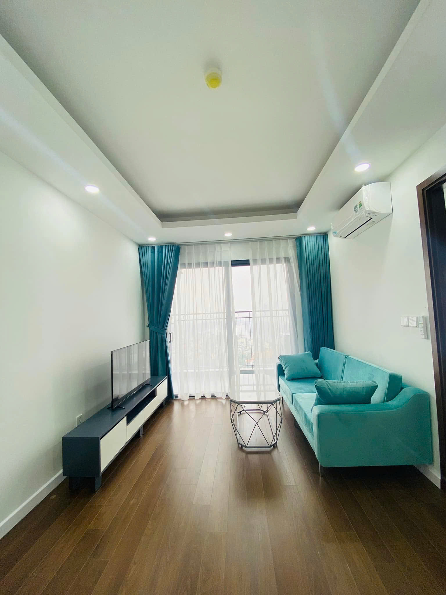 Cho thuê căn hộ Phương Đông Green Park 2 ngủ 2wc full đồ giá 10.5tr/ tháng 