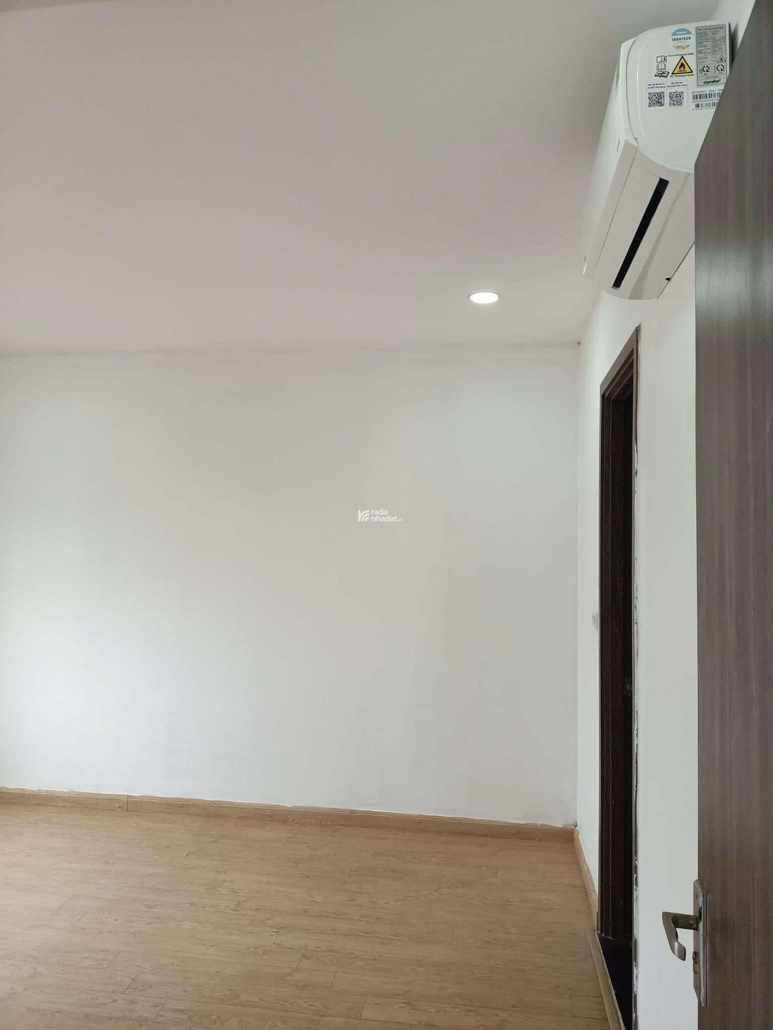 Chính chủ cần bán căn hộ chung cư FLC Landmark Tower, DT 124m2, 3PN, tầng trung, hướng mát