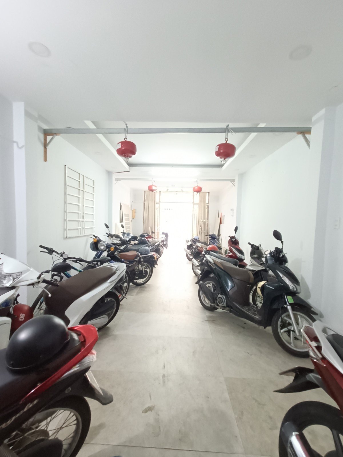 Nhà 2 tầng, 4PN, giáp Quận 1 hẻm 1 trục thông, thu nhập 60 triệu/tháng giá chỉ hơn 60tr/m2
