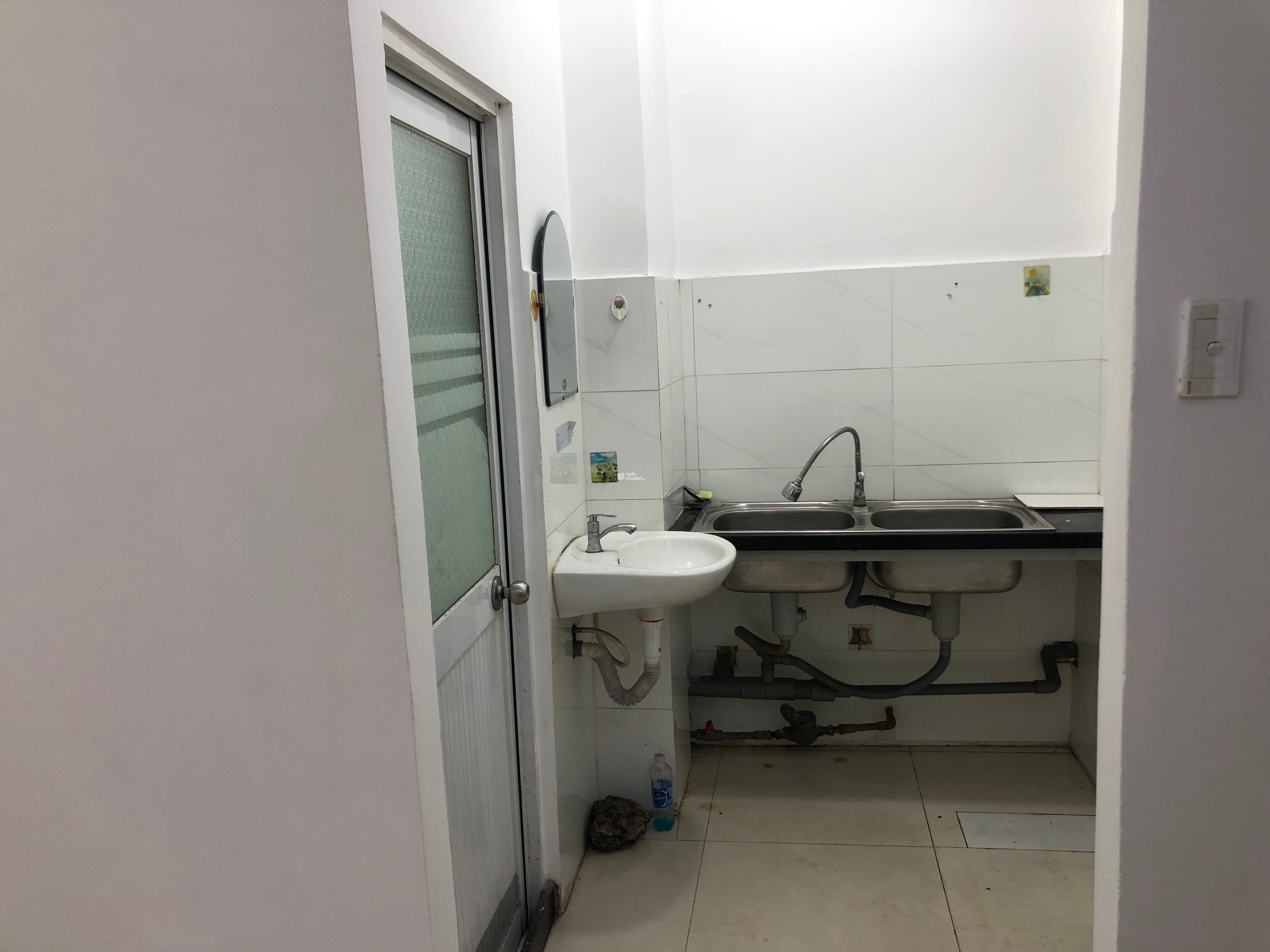 "chung cư nguyễn kim quận 10 lô R lầu 2 thang bộ 50m 2 phòng ngủ" 