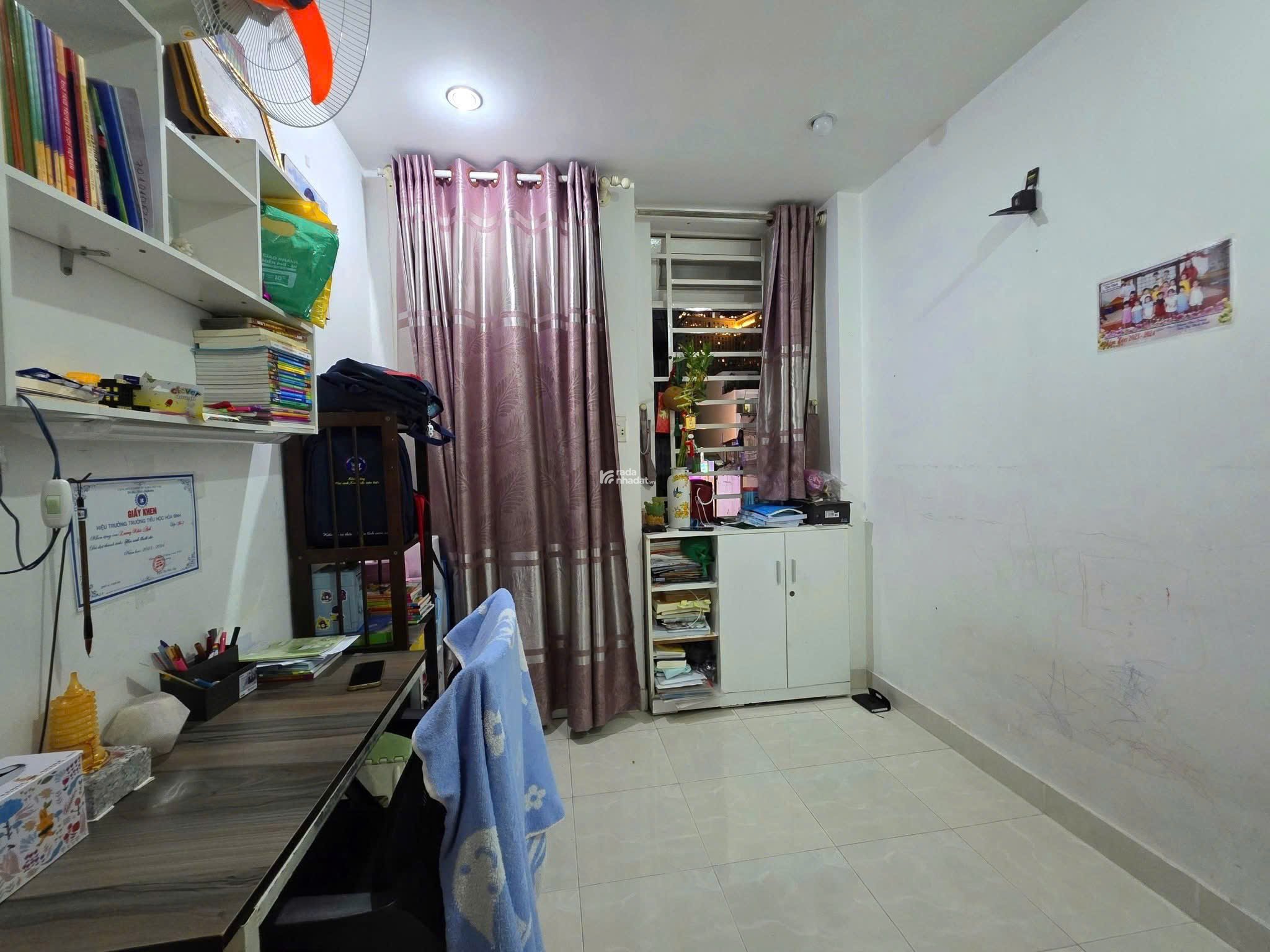 BÁN GẤP NHÀ ĐẸP - ngay trung tâm Q1