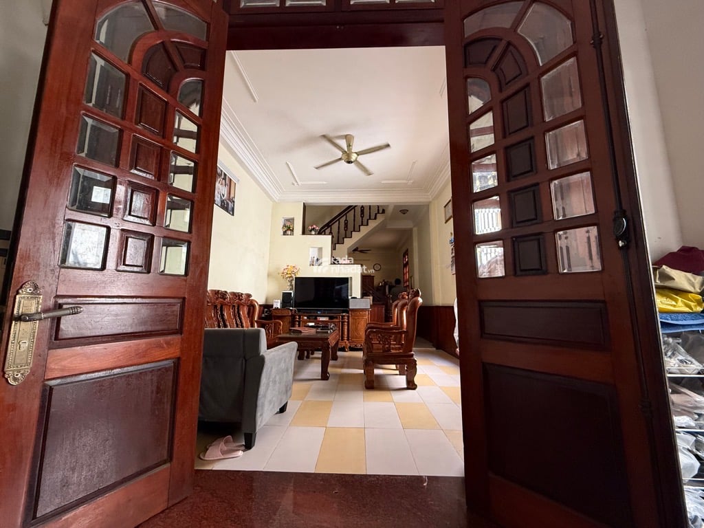 BÁN MẶT TIỀN ĐỈNH 339 PHƯỚC LONG B Q9 - VỪA Ở VỪA KINH DOANH -NHÀ TOÀN NỘI THẤT GỖ -SHR- 23TỶ TLCC 