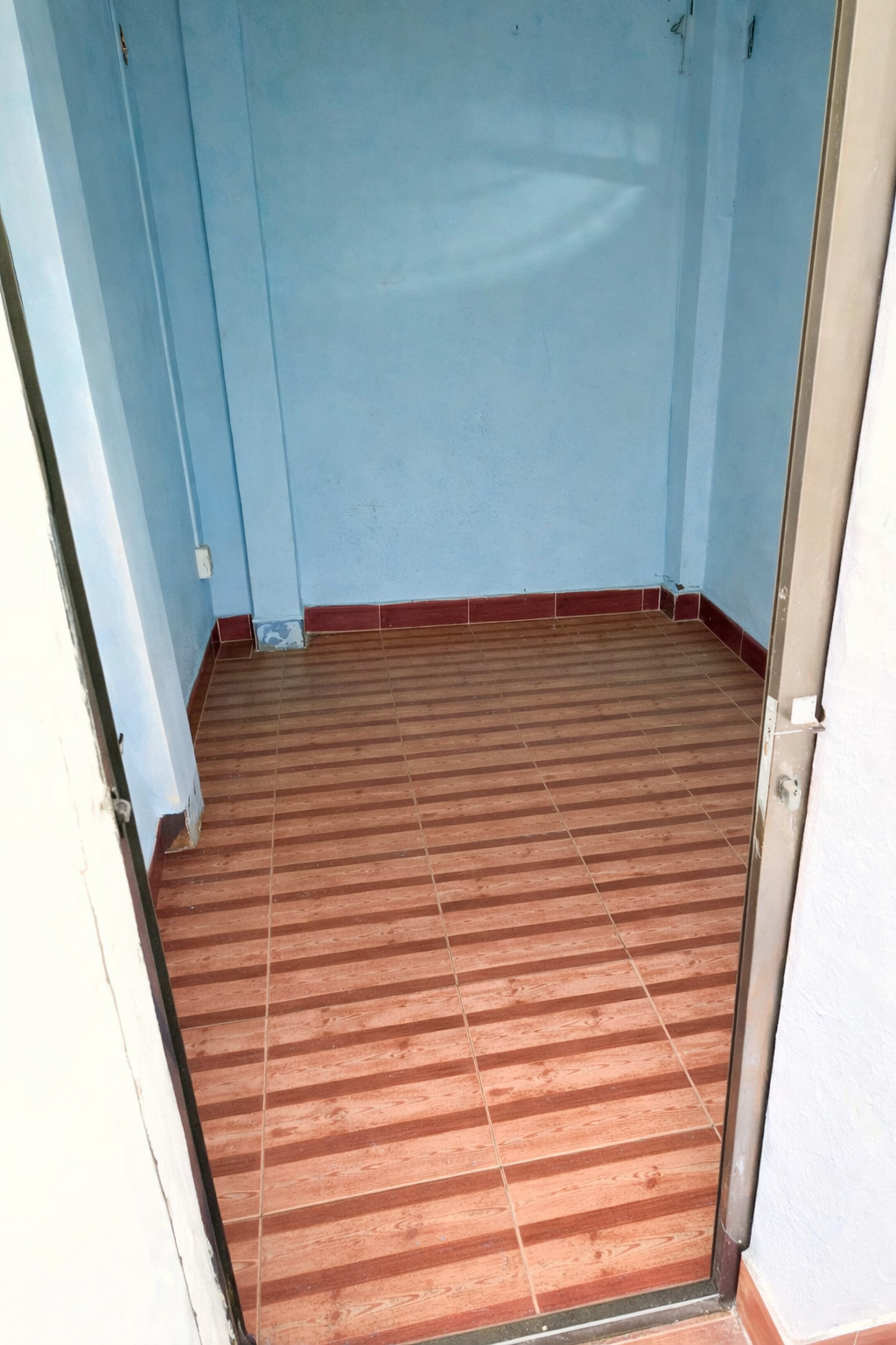 CHO THUÊ NHÀ NGUYÊN CĂN Q.10. VỊ TRÍ KINH DOANH. GẦN VẠN HẠNH MALL
