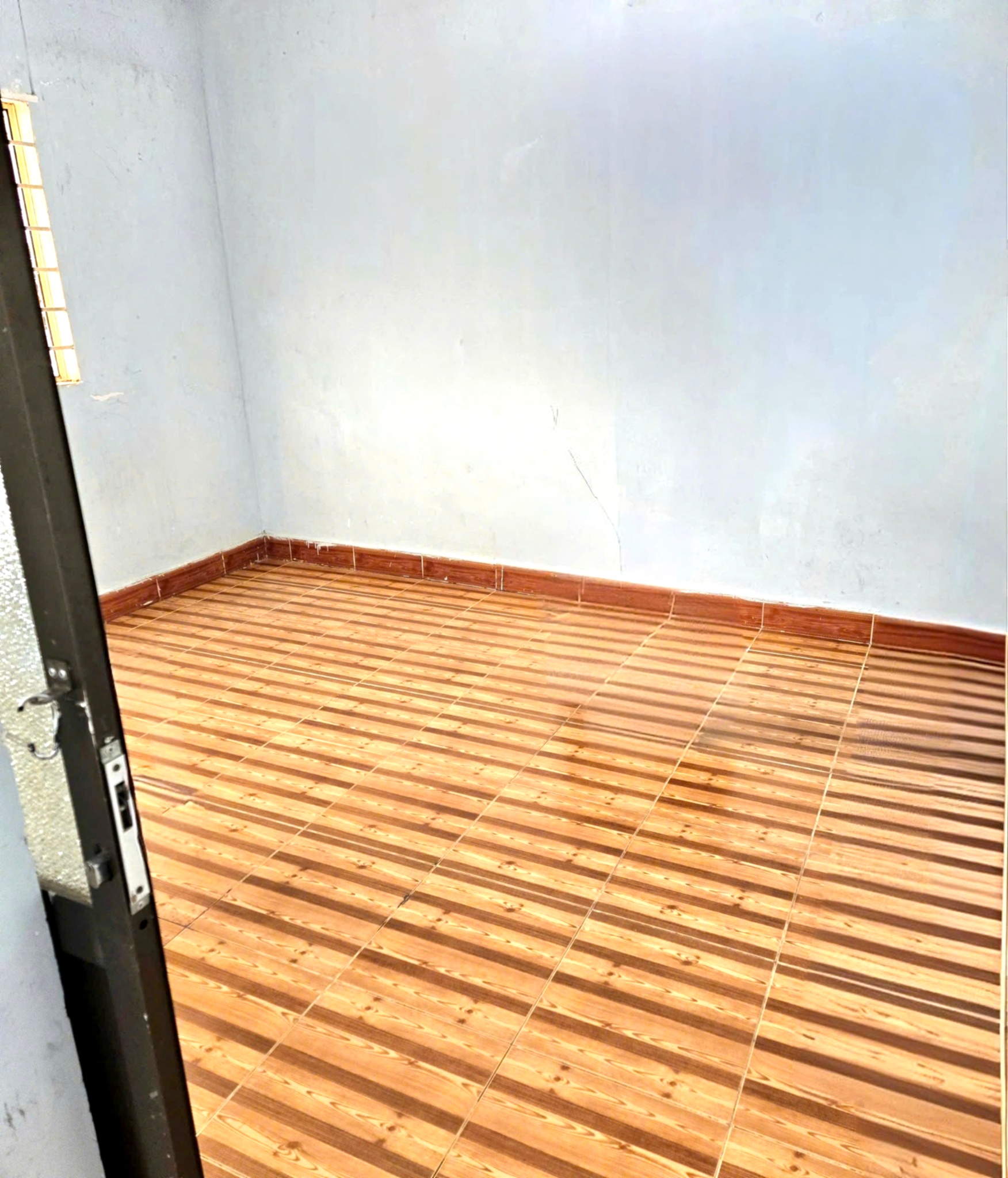 CHO THUÊ NHÀ NGUYÊN CĂN Q.10. VỊ TRÍ KINH DOANH. GẦN VẠN HẠNH MALL