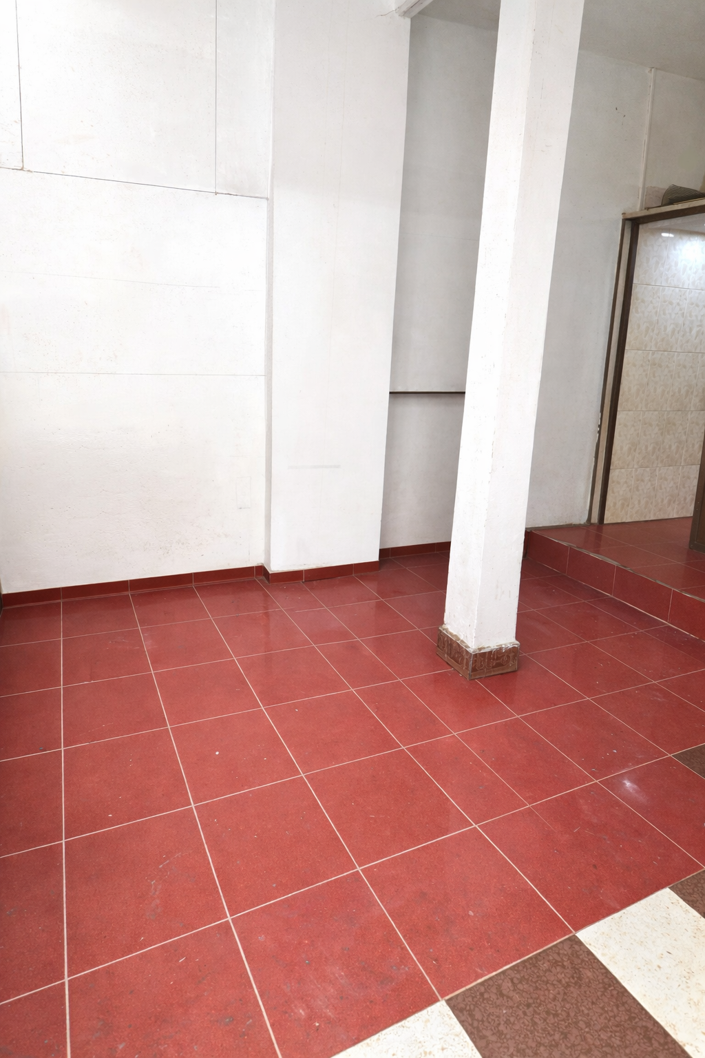 CHO THUÊ NHÀ NGUYÊN CĂN Q.10. VỊ TRÍ KINH DOANH. GẦN VẠN HẠNH MALL