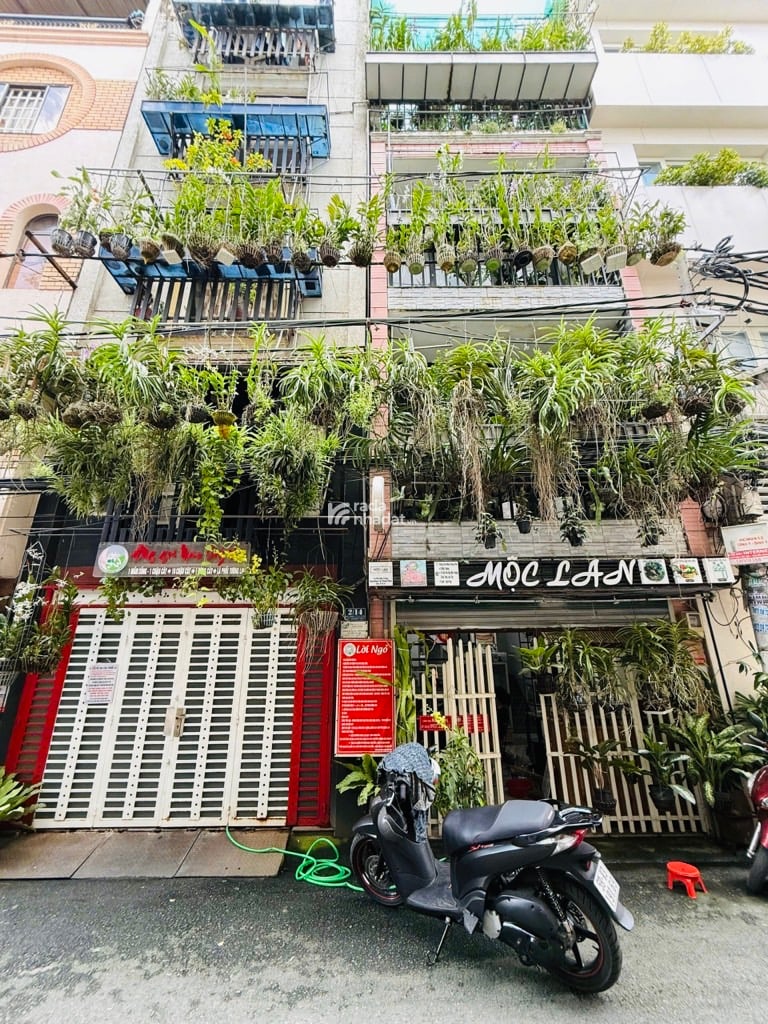 4 TẦNG NÚI THÀNH P.13- TÂN BÌNH HẺM NHỰA XE HƠI VÀO NHÀ- DT: 30M2- 5.7 TỶ 